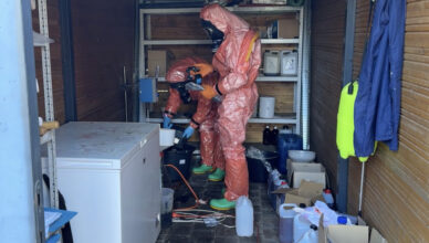 Stołeczni policjanci zlikwidowali laboratorium do produkcji narkotyków. Zabezpieczono 90kg środków psychoaktywnych. Dwóch obywateli Ukrainy usłyszało zarzuty