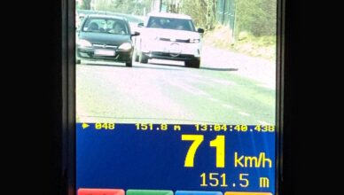 "Kilkaset metrów wcześniej widziałam już inny patrol więc Was się tutaj nie spodziewałam" - 51-latka wyprzedzała na przejściu i dostała 20 punktów karnych