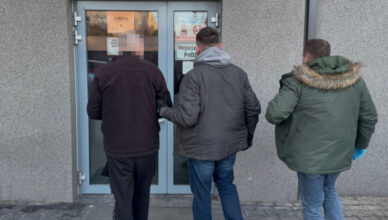 Policjanci zatrzymali mężczyznę, który znęcał się na psem