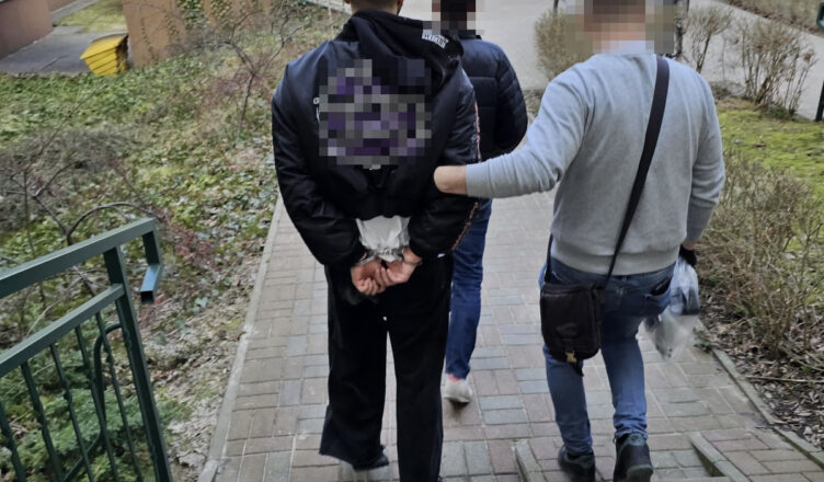 Uderzenie w przestępczość narkotykową. Zabezpieczone prawie 10 kg środków odurzających, zatrzymani w areszcie