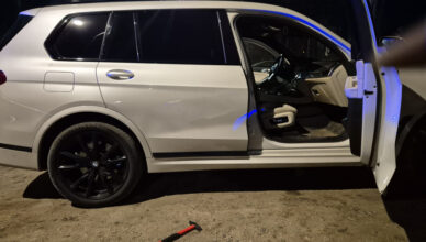 Dwóch z młotkiem na jednego - błyskawiczna reakcja kryminalnych, sprawcy zatrzymani na gorącym uczynku