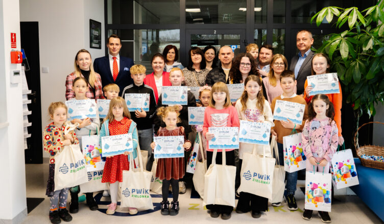 Zielonka - Laureaci konkursu promującego picie kranówki nagrodzeni