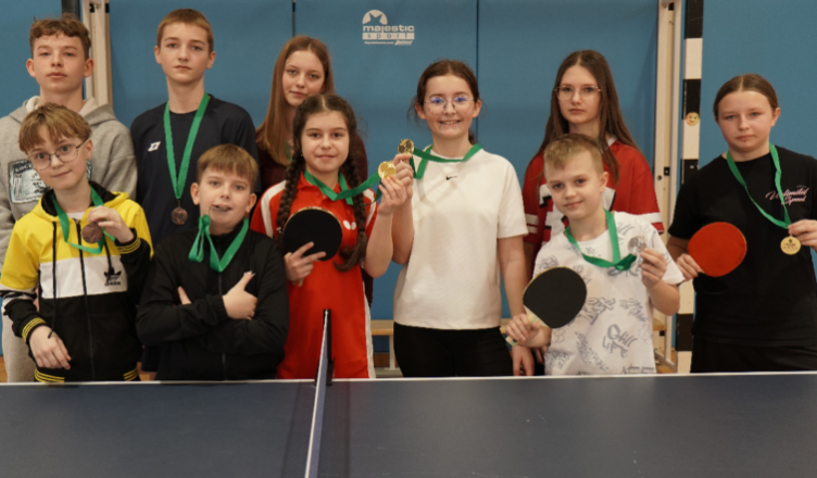 Klembów - SP Krusze wygrywa turniej tenisa stołowego