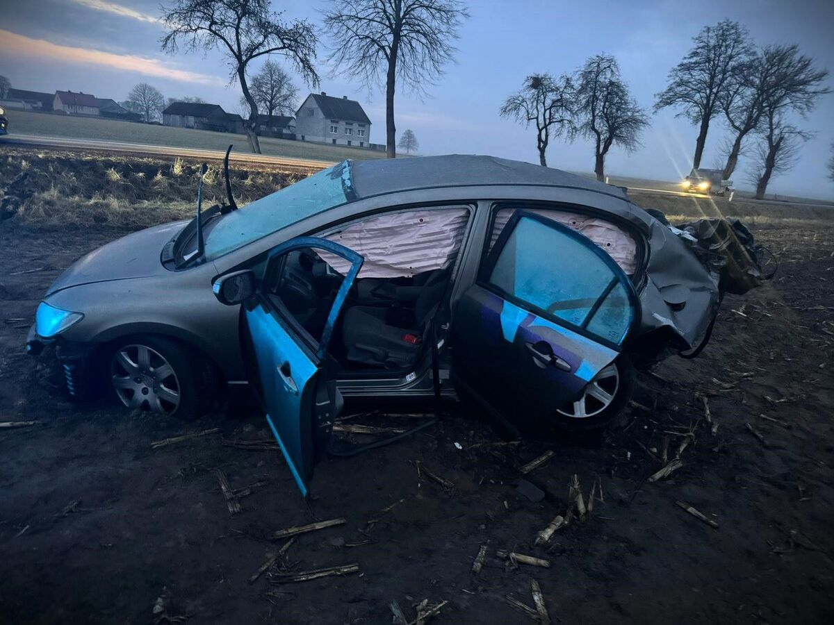 Dachował i uciekł. Po kilkunastu godzinach wpadł w ręce policji