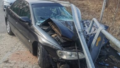 17-latek nie zatrzymał się do policyjnej kontroli i spowodował kolizję