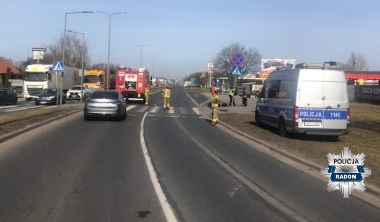 Motocyklista uderzył w osobówkę