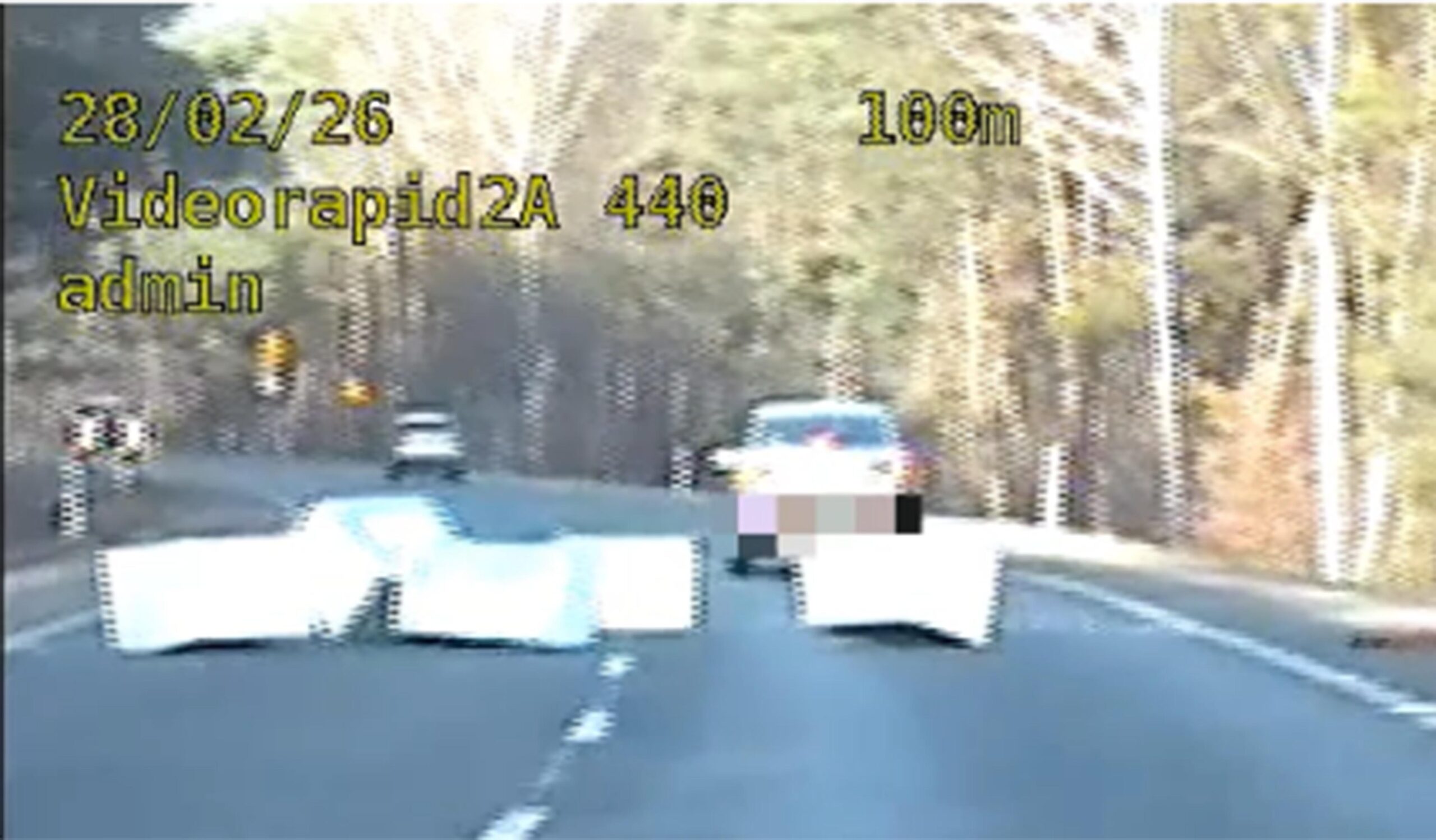 Ładunek spadł tuż przed radiowozem. Uchwyciła to kamera grupy SPEED