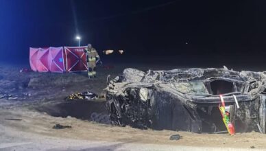 Tragiczny bilans poniedziałkowego wypadku drogowego z udziałem nastolatków.