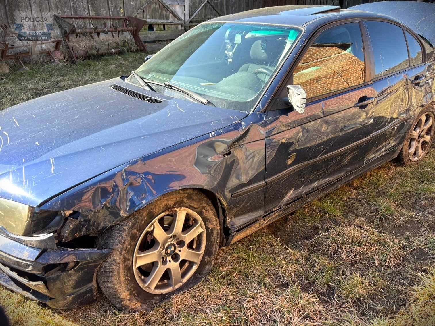 Telefon powiadomił o wypadku – pijany kierowca z sądowym zakazem zatrzymany