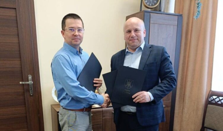 Jadów planuje drogi – umowy na dokumentację projektową podpisane