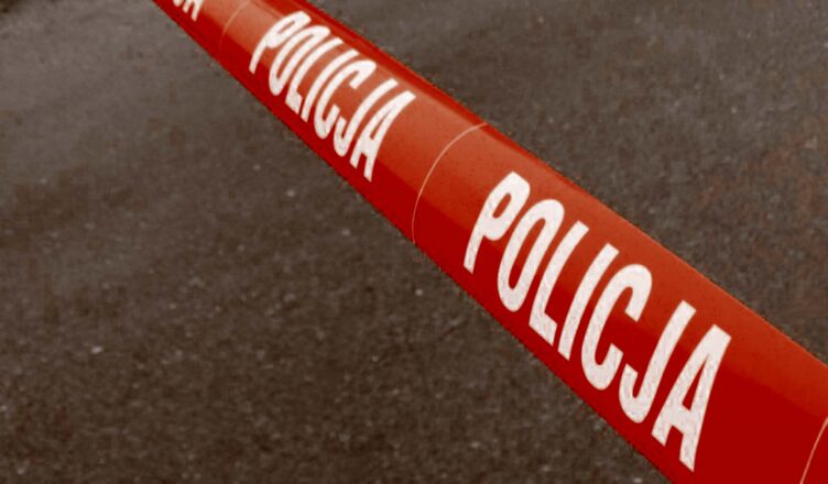 Rodzinna tragedia w Wołomin. Dwie osoby nie żyją, ranny 19-latek trafił do szpitala