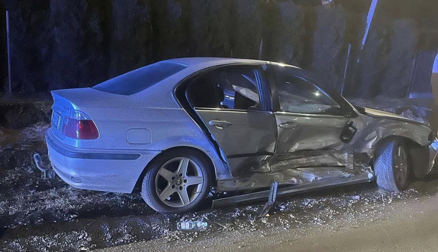 Zderzenie dwóch samochodów w Poświętnem. Na miejscu straż, policja i ZRM