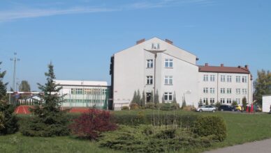 Ponad 7,5 mln zł dla szkoły w Tłuszczu