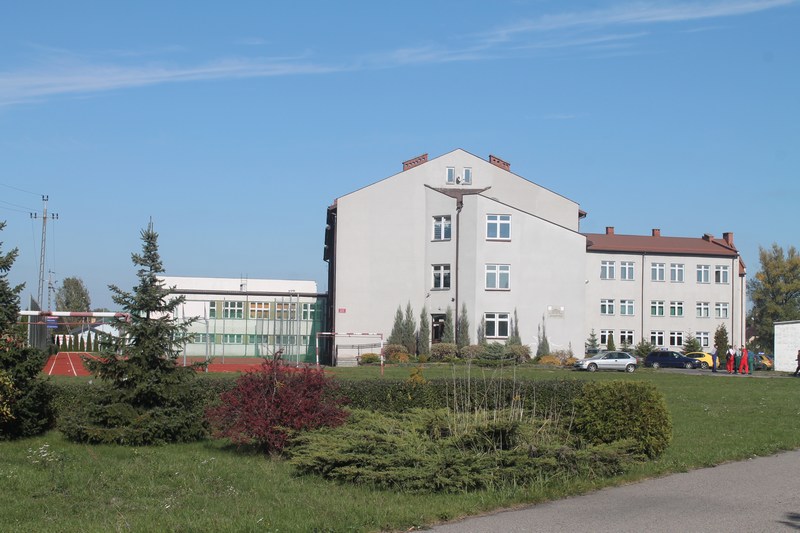 Ponad 7,5 mln zł dla szkoły w Tłuszczu