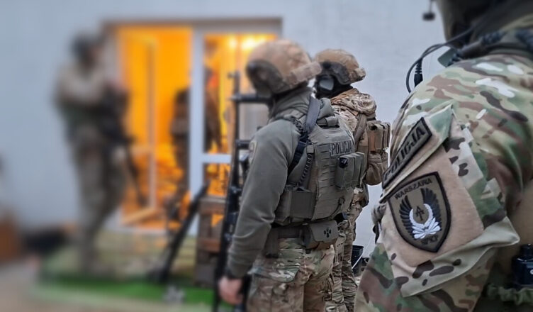 Kolejne uderzenie w zorganizowaną przestępczość samochodową, 8 osób aresztowano