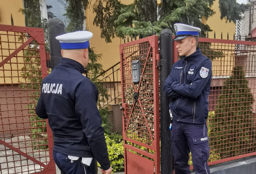 O krok od tragedii! Nieprzytomna seniorka i włączony gaz w mieszkaniu