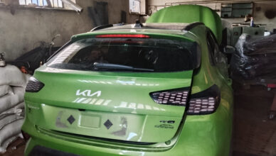 Rozbierali skradzione samochody na części. Wpadli podczas policyjnej akcji.