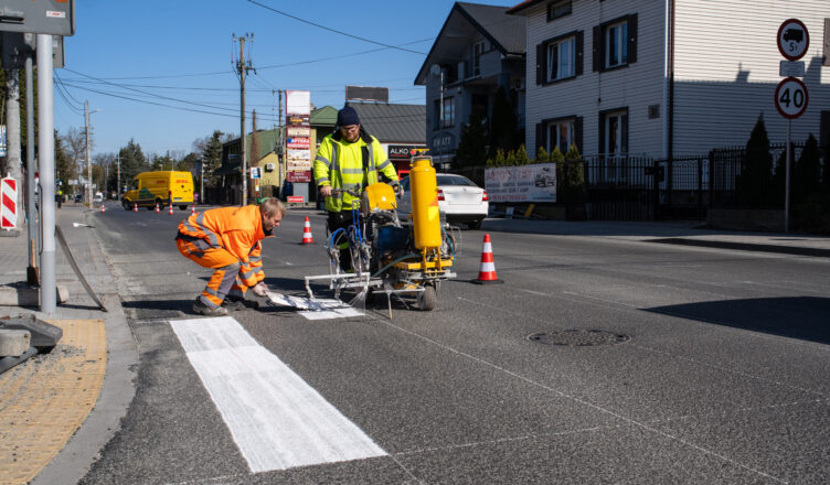 Zielonka - Droga wojewódzka 634 z nową docelową nawierzchnią