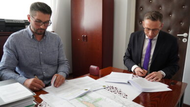 Klembów - Podpisanie umowy na rozbudowę Szkoły Podstawowej w Kruszu