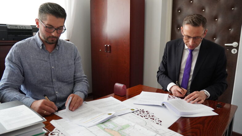 Klembów - Podpisanie umowy na rozbudowę Szkoły Podstawowej w Kruszu