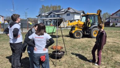 Wołomin - Sprzątanie Lipinek z Młodzieżową Radą Miasta!