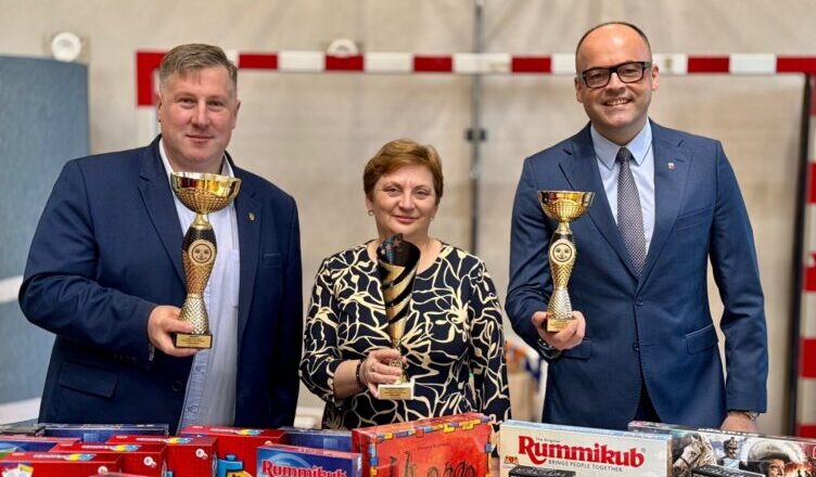 Marki gospodarzem wojewódzkiej rywalizacji. Ruszyły III Mazowieckie Mistrzostwa Szkół w Rummikub