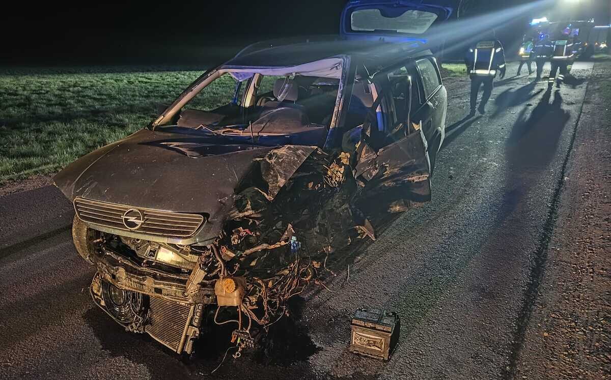 Zdarzenie drogowe w miejscowości Dobrska-Włościany. 38-latek z obrażeniami ciała trafił do szpitala