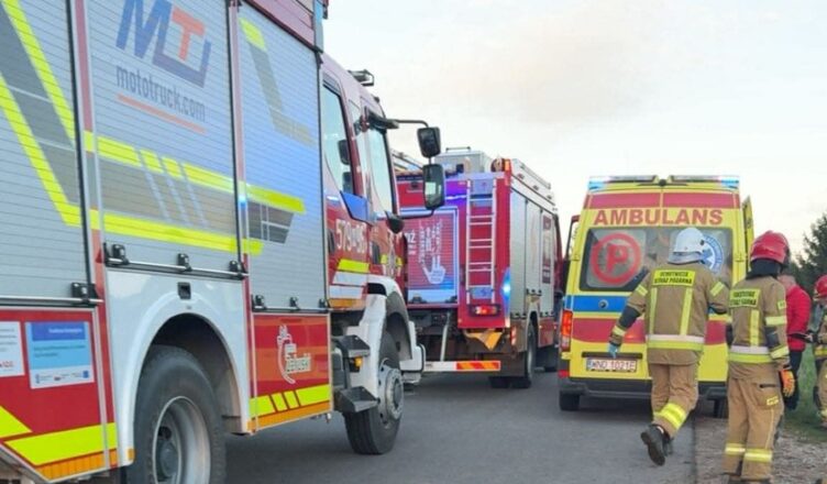 Dachowanie o świcie w gminie Czerwińsk! 20-latka straciła panowanie nad Oplem – trzy osoby w szpitalu