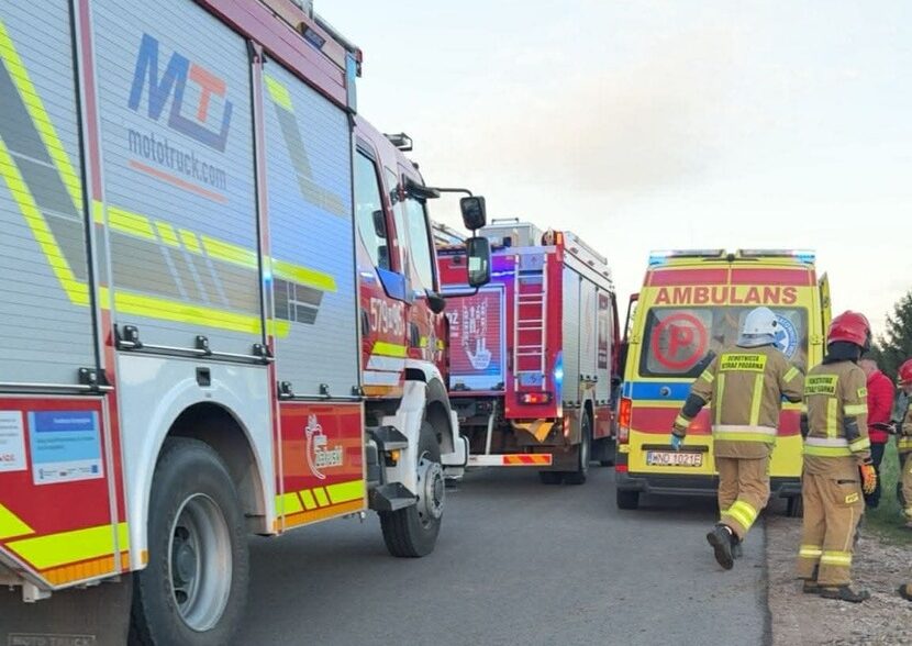 Dachowanie o świcie w gminie Czerwińsk! 20-latka straciła panowanie nad Oplem – trzy osoby w szpitalu