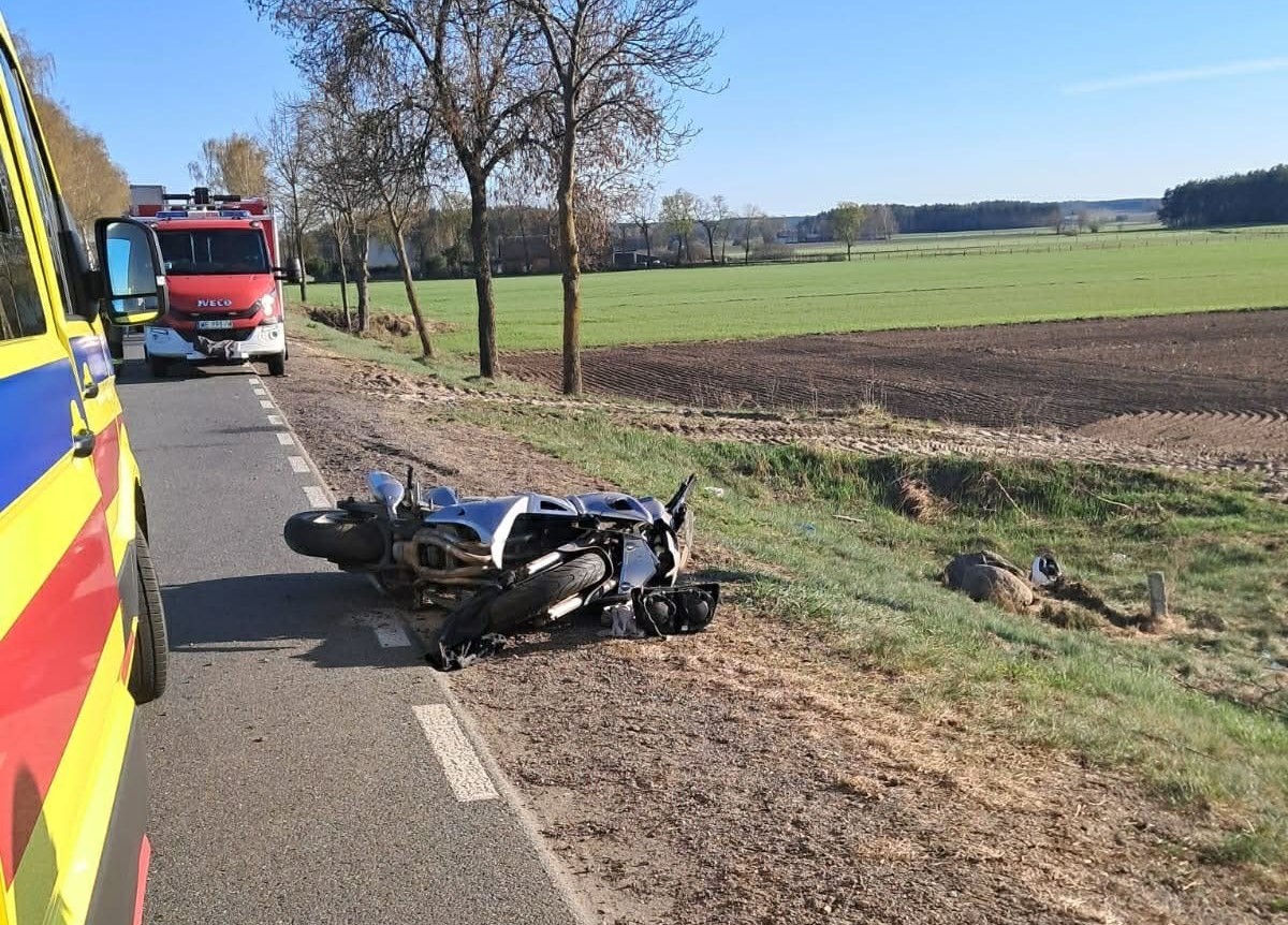 Policjanci wyjaśniają okoliczności zdarzenia na DK57 – apel o rozwagę na początku sezonu motocyklowego