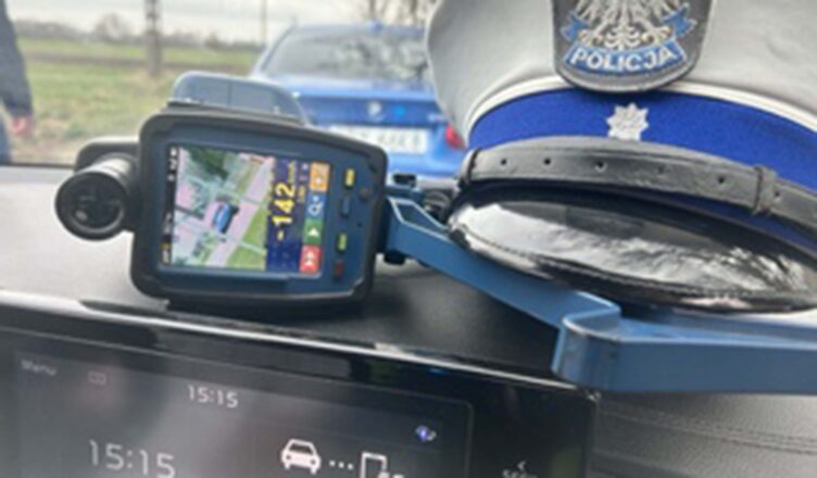 142 km/h w obszarze zabudowanym. Kierowca BMW stracił prawo jazdy