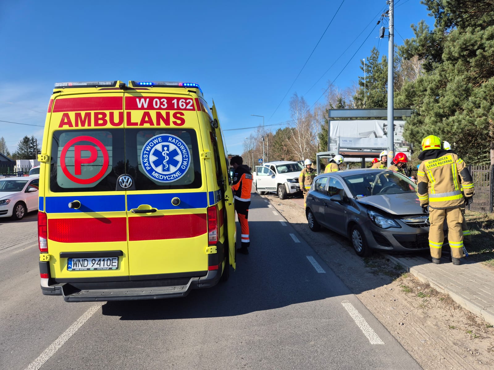Groźne zderzenie w Stanisławowie. Dwie osoby trafiły do szpitala