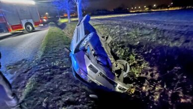 Ponad 2 promile i „pośpiech do dziewczyny”! Kierowca zakończył jazdę w rowie – to nie pierwszy raz