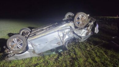 Groźny wypadek na DK62. Dachowanie auta, 19-latek trafił do szpitala 