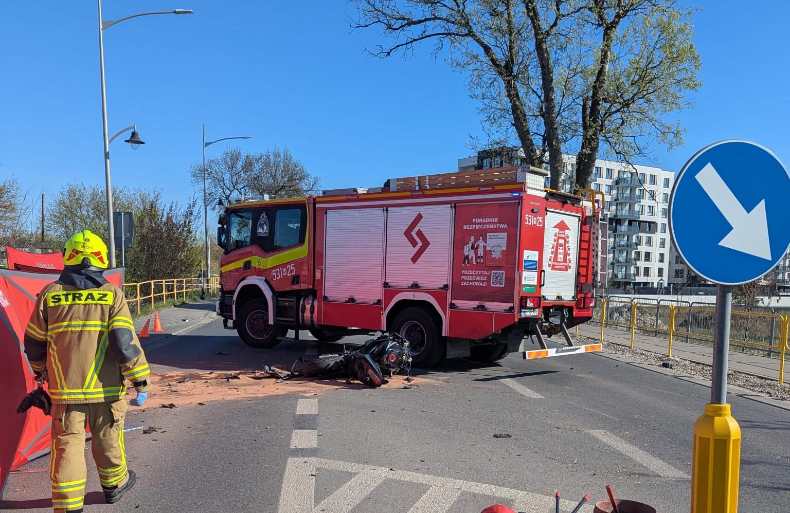Tragedia w Nowym Dworze Mazowieckim – zderzenie motocykla z autem. Motocyklista nie żyje