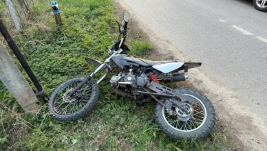 16-latka rozbiła się na motocyklu! Nie miała uprawnień, pojazd bez rejestracji i OC