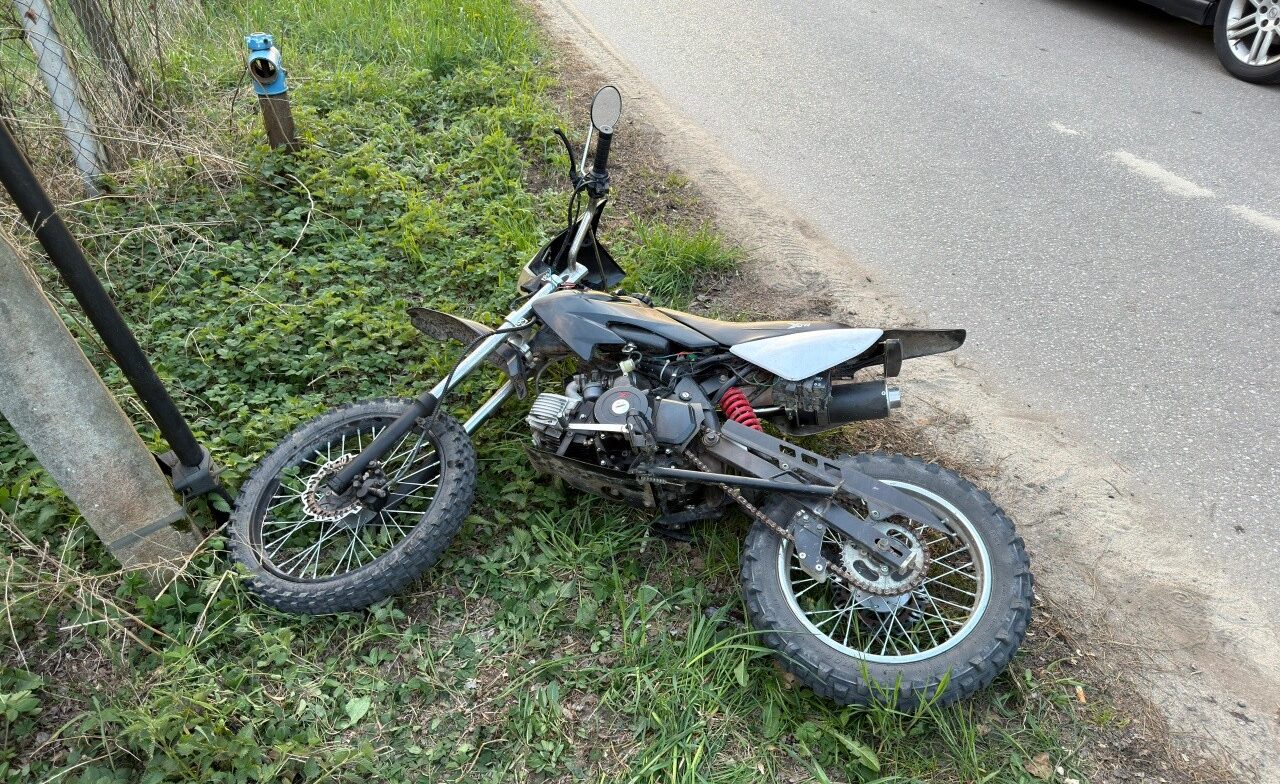 16-latka rozbiła się na motocyklu! Nie miała uprawnień, pojazd bez rejestracji i OC