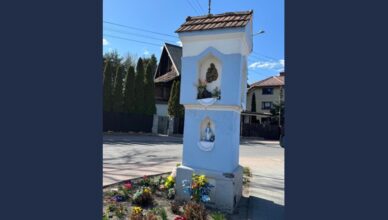 Kobyłka pozyskała środki na renowację kapliczki przy ul. Reczajskiej. Miasto sięgnęło po wsparcie z Mazowsza