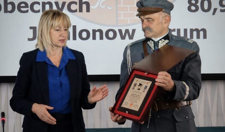 Podziękowania dla burmistrz Ząbek za zaangażowanie w pielęgnowanie tradycji patriotycznych