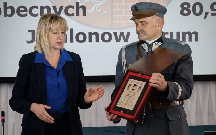 Podziękowania dla burmistrz Ząbek za zaangażowanie w pielęgnowanie tradycji patriotycznych