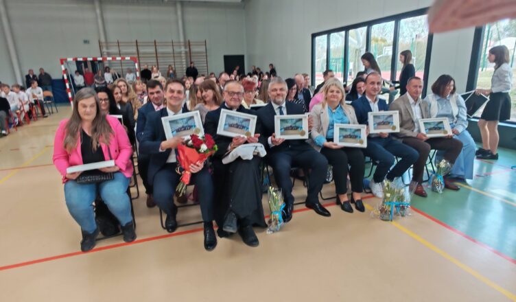 Zmodernizowana hala w Guzowatce oficjalnie otwarta