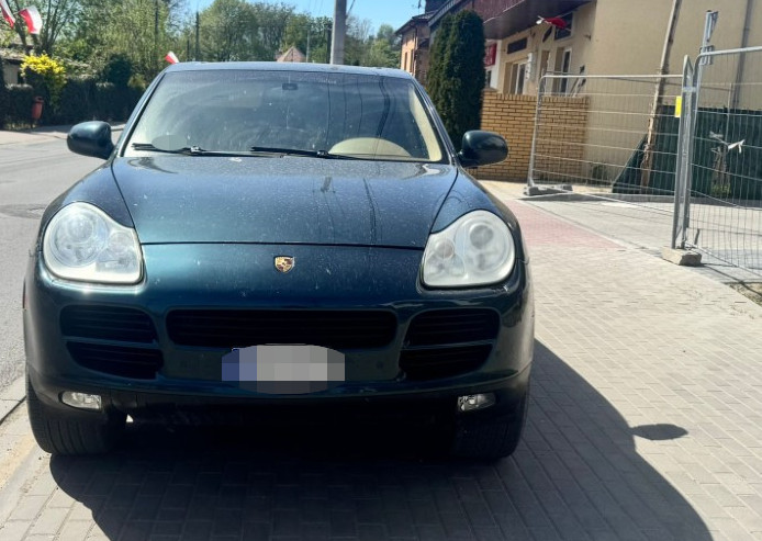 2 promile, pościg i dzieci na pokładzie. Kierowca Porsche słono zapłaci za brawurę.