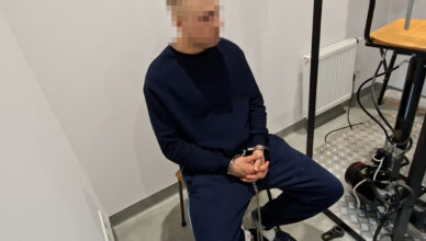 Finał urodzinowej imprezy w areszcie. Trzech napastników odpowie za pobicie jubilata