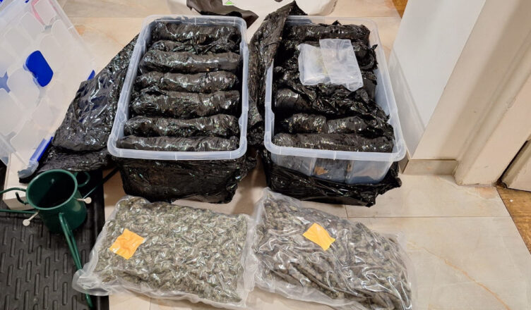 Magazyn narkotyków na Puławskiej rozbity! 18 kg marihuany i kokaina warte miliony