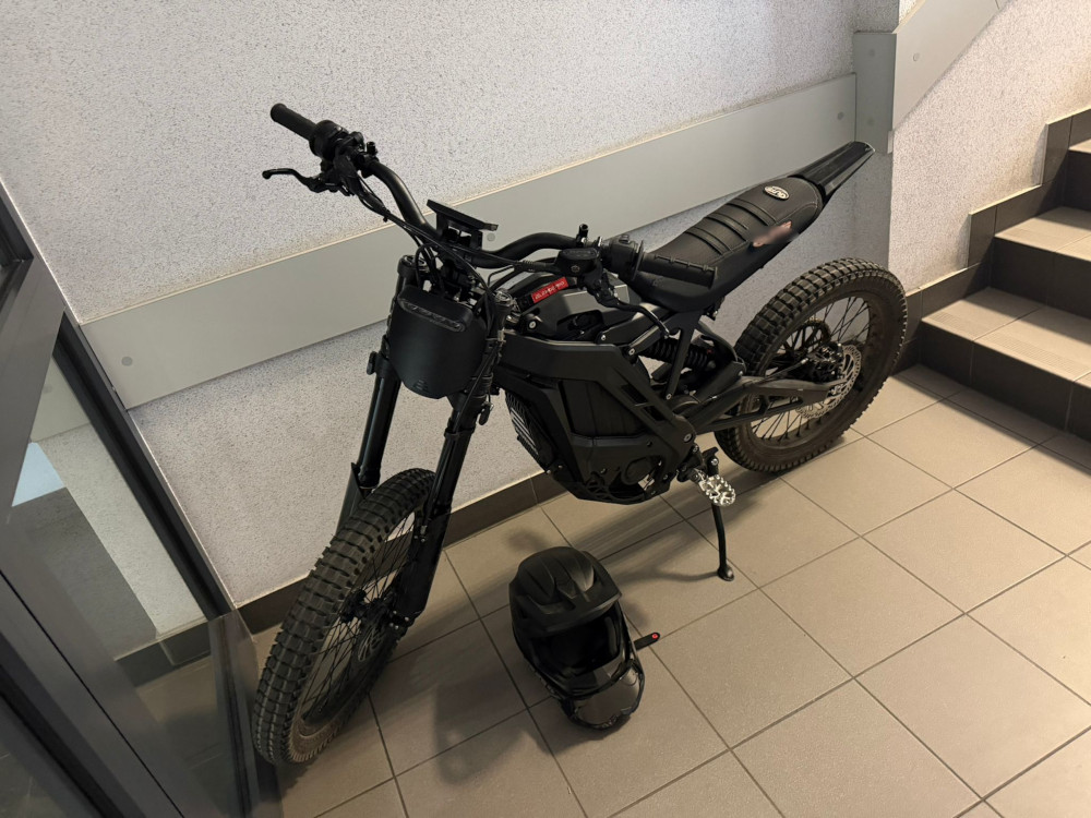 Uderzył motorowerem w policjanta i próbował uciec. 17-latek zatrzymany