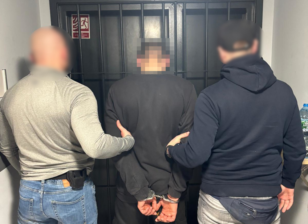 Duet oszustów w rękach policjantów- usłyszeli po 140 zarzutów