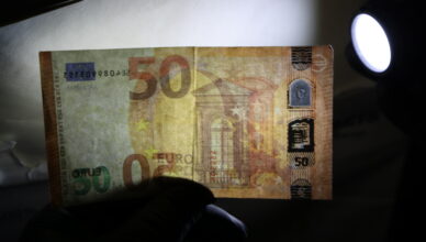 Rozbita fabryka fałszywych euro. ABW udaremniła operację wartą setki milionów