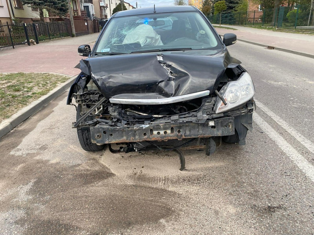 Pijany kierowca uciekł po kolizji. Policjant po służbie ruszył w pościg i go zatrzymał