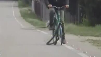 Jechał po alkoholu… na samej feldze i pod prąd! Niebezpieczny rajd rowerzysty przerwany przez policję