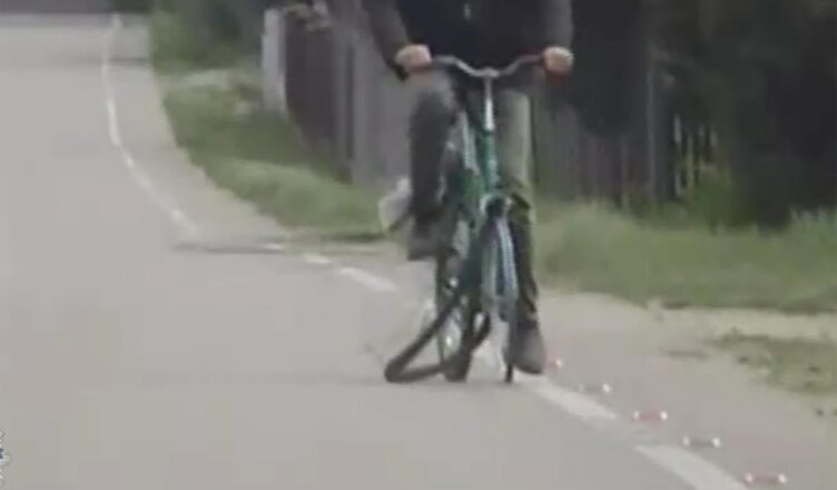 Jechał po alkoholu… na samej feldze i pod prąd! Niebezpieczny rajd rowerzysty przerwany przez policję
